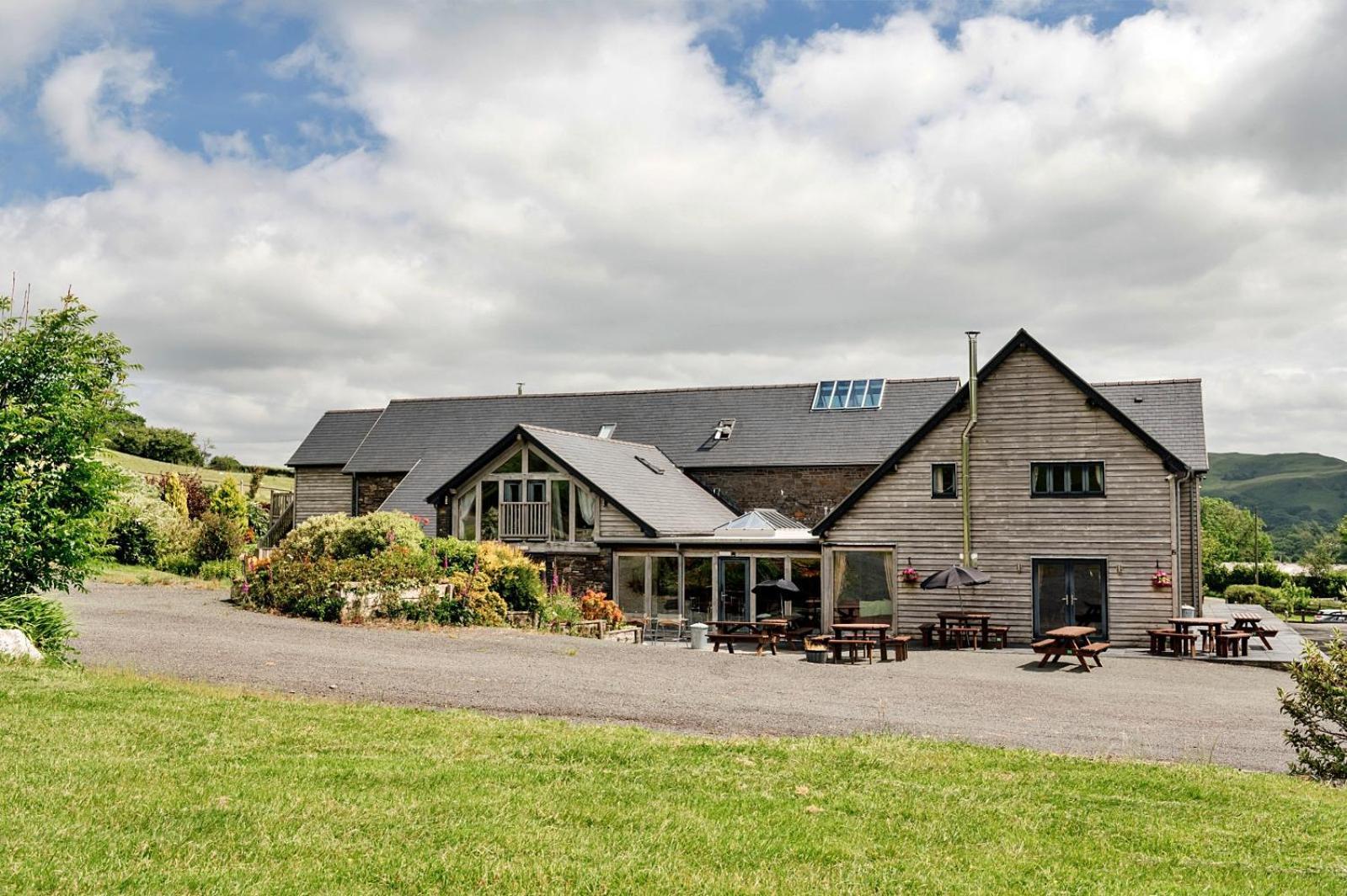 Finest Retreats - The Welsh Barn Villa Aberystwyth Buitenkant foto
