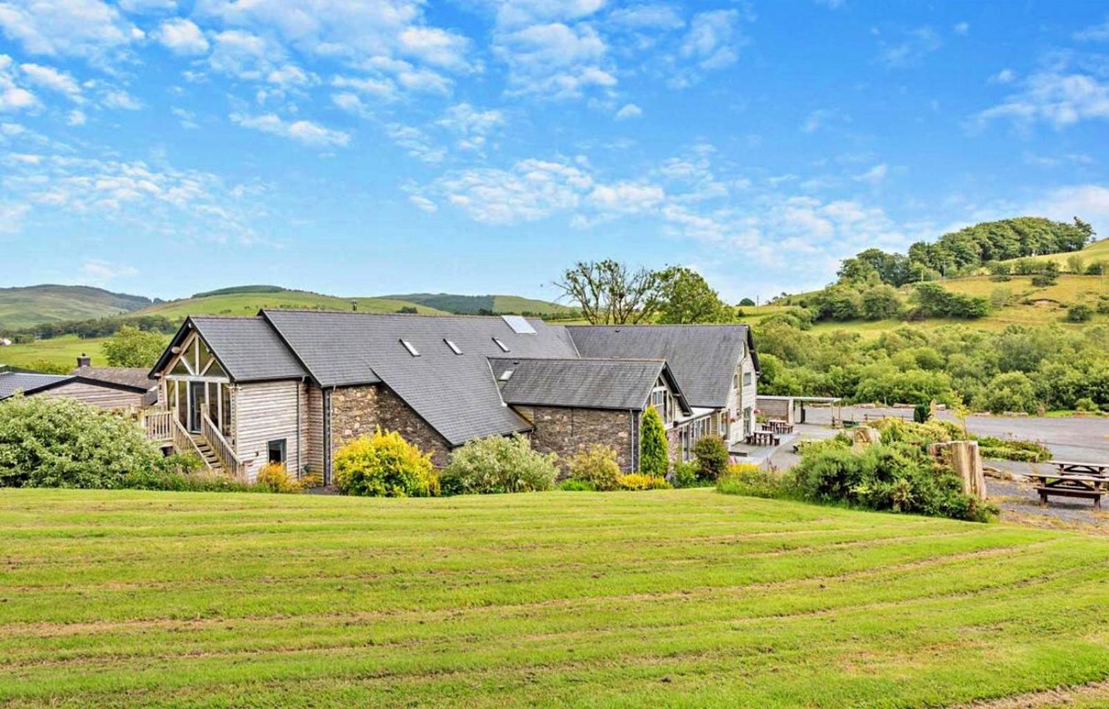 Finest Retreats - The Welsh Barn Villa Aberystwyth Buitenkant foto